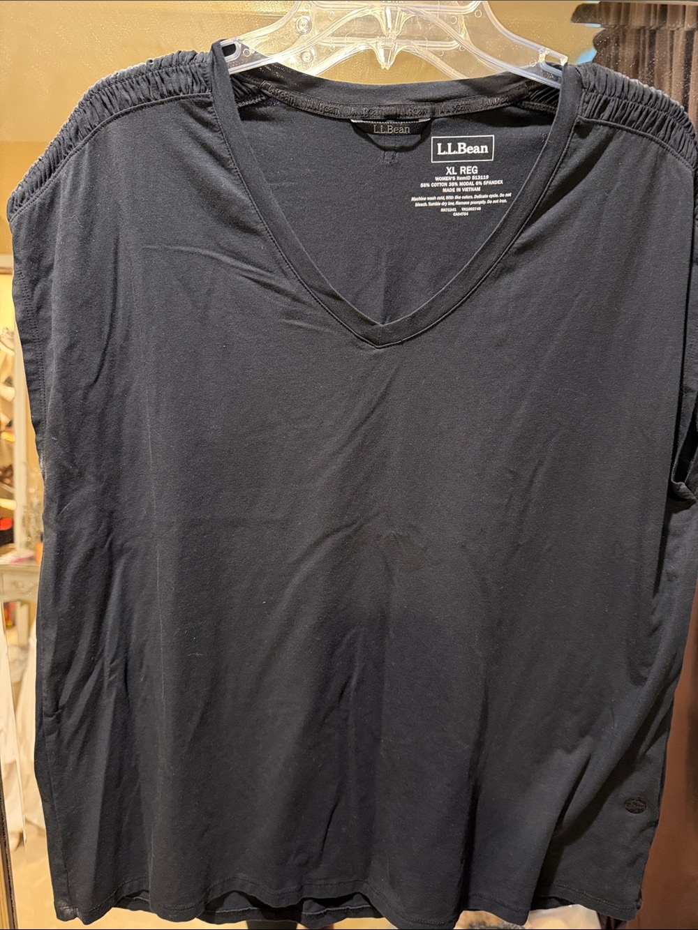 L.L. Bean Women’s Black V-Neck Short Sleeve Tee XL